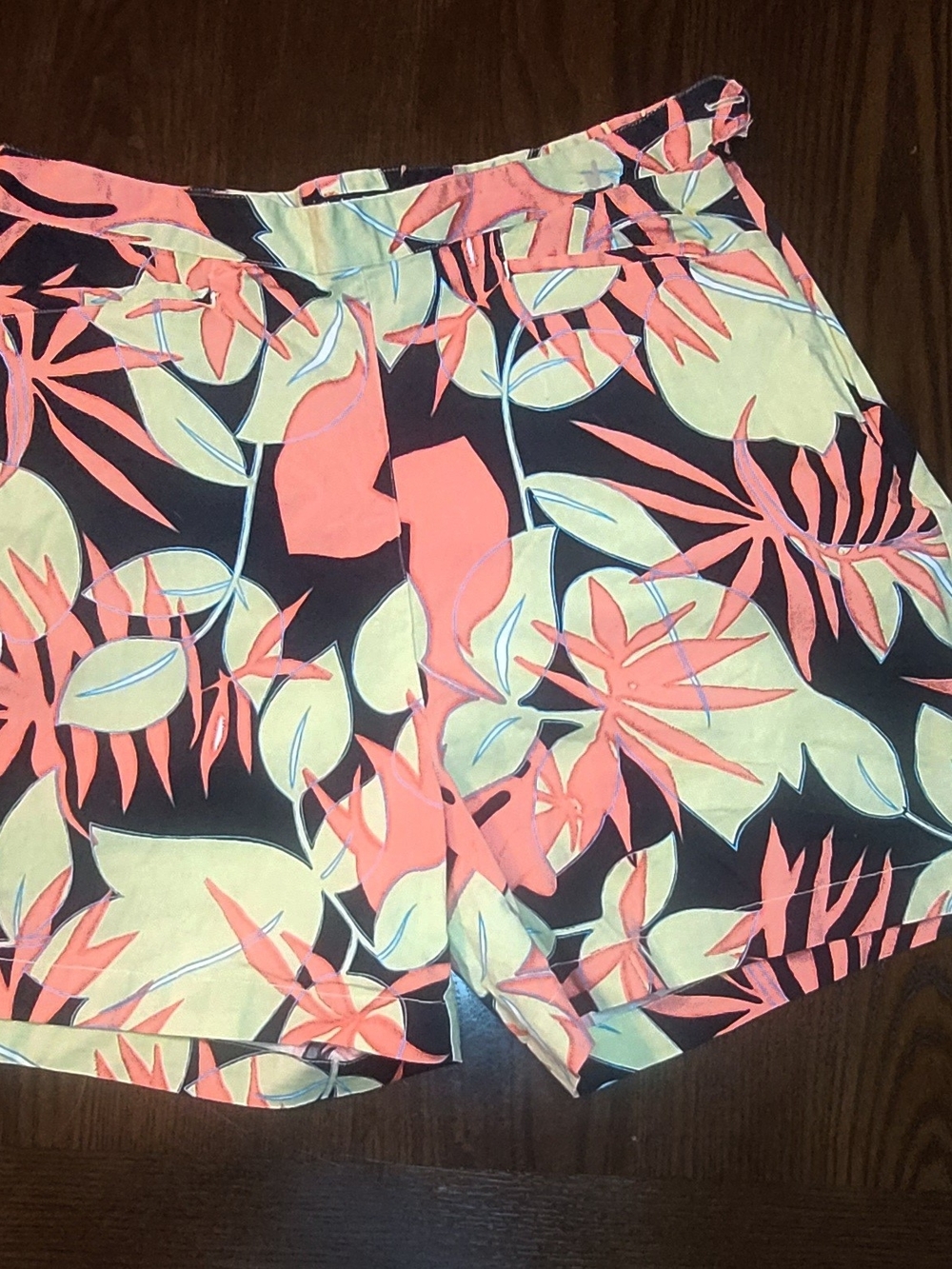Women's Coral Leaf Print Shorts